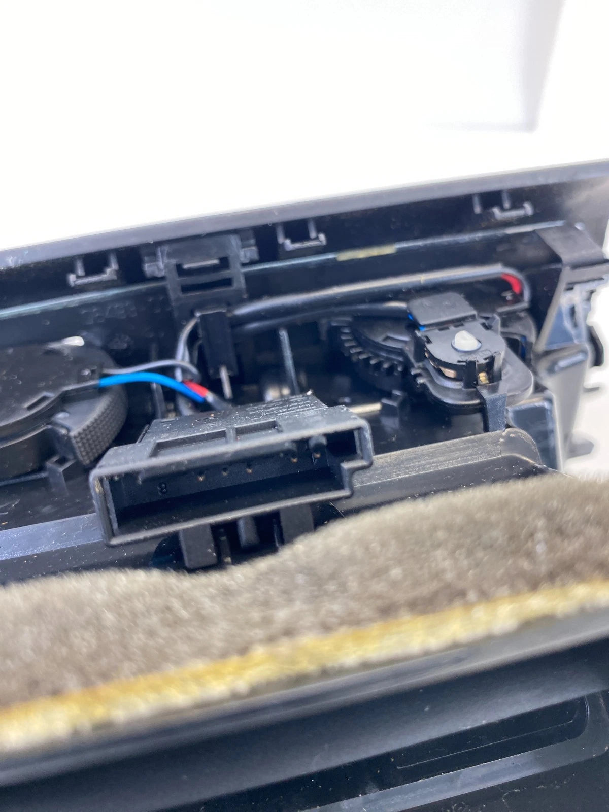 2009-2017 AUDI A5 QUATTRO REAR CENTER CONSOLE A/C AIR VENT 8K0-819-203-E OEM