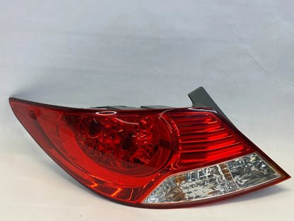 2012 2013 2014 HYUNDAI ACCENT SEDAN LEFT DRIVER SIDE TAIL LIGHT TAILLIGHT