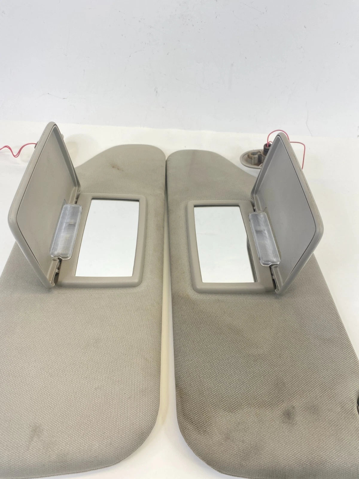 2005-2010 JEEP GRAND CHEROKEE SUNVISOR SUN VISOR SET LEFT & RIGHT W/LIGHTED