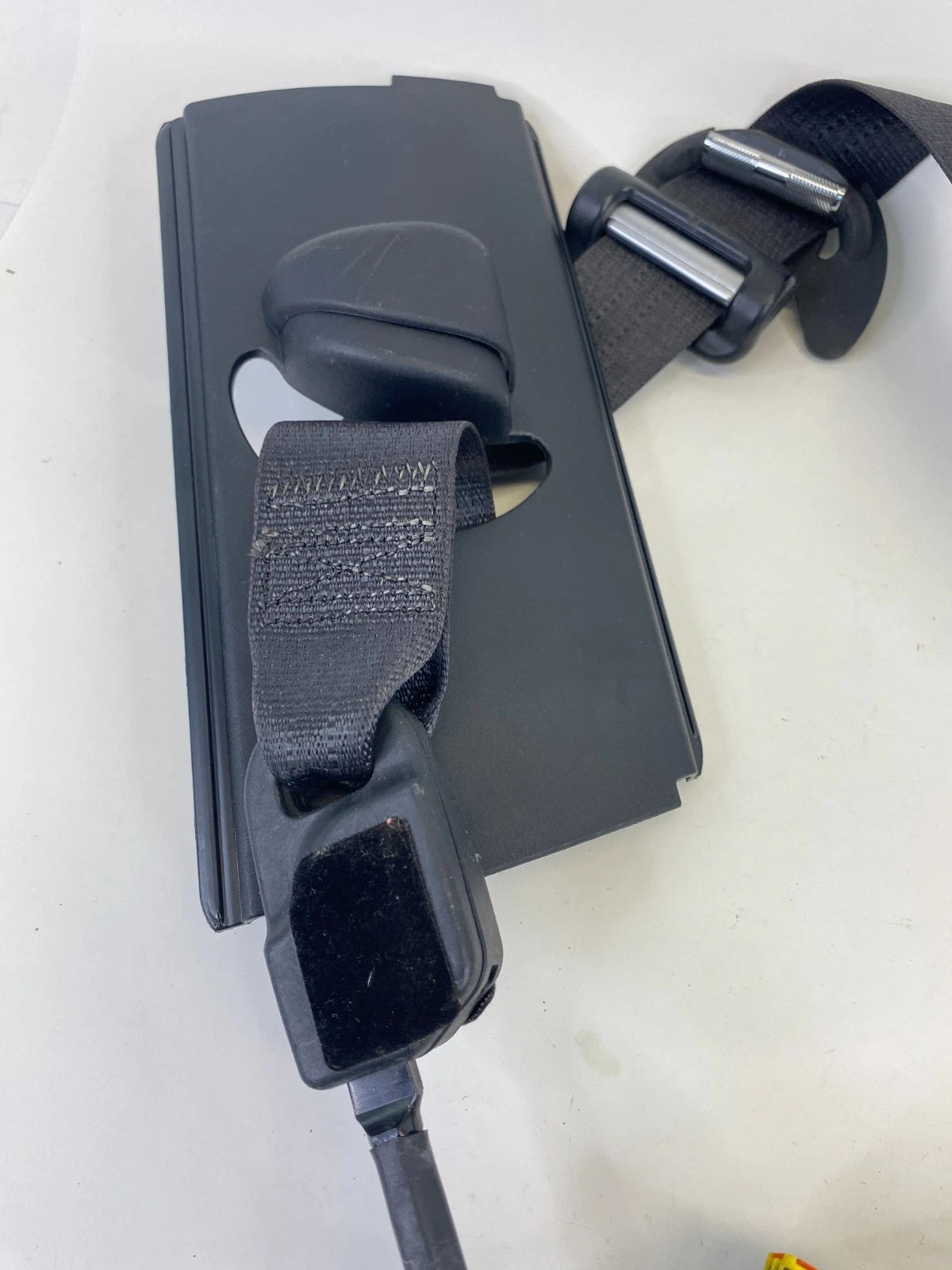 15-17 Chrysler 200 Front Right Side Seat Belt Retractor Pretensioner 68164338AA