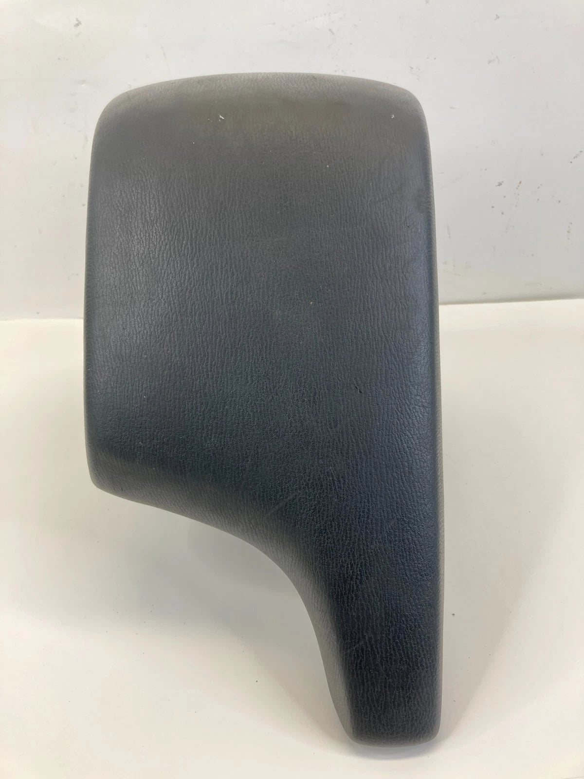 2014-2016 MAZDA 3 CENTER CONSOLE ARMREST STORAGE LID COVER ASSEMBLY BLACK OEM