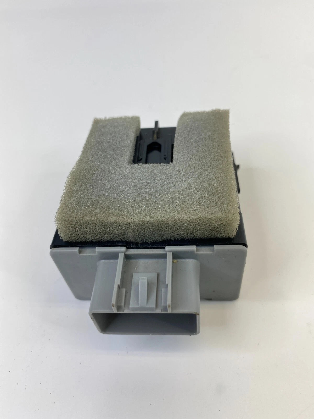 2009-2014 VOLKSWAGEN ROUTAN FRONT LEFT SIDE SEAT HEAT CONTROL MODULE P04602753AB
