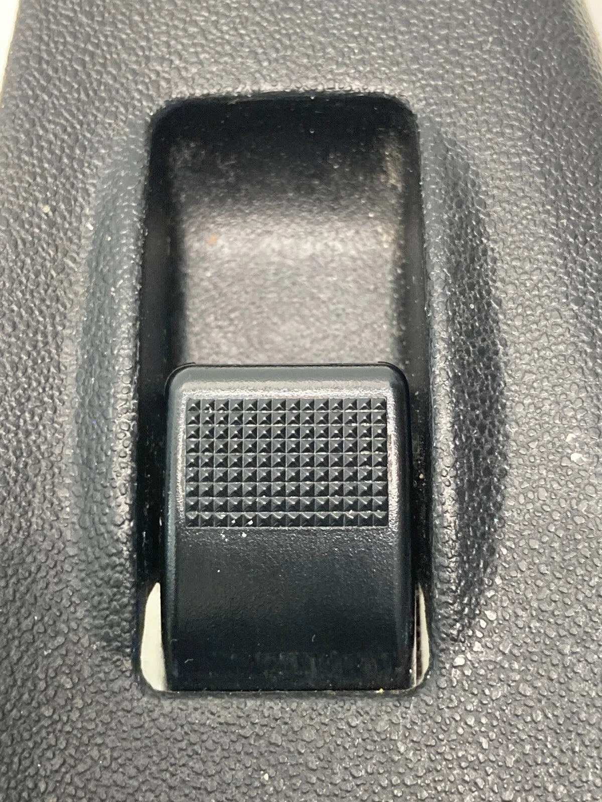 2003-2005 MAZDA 6 MAZDA6 REAR LEFT BACK SIDE WINDOW CONTROL SWITCH GK2E685L6 OEM