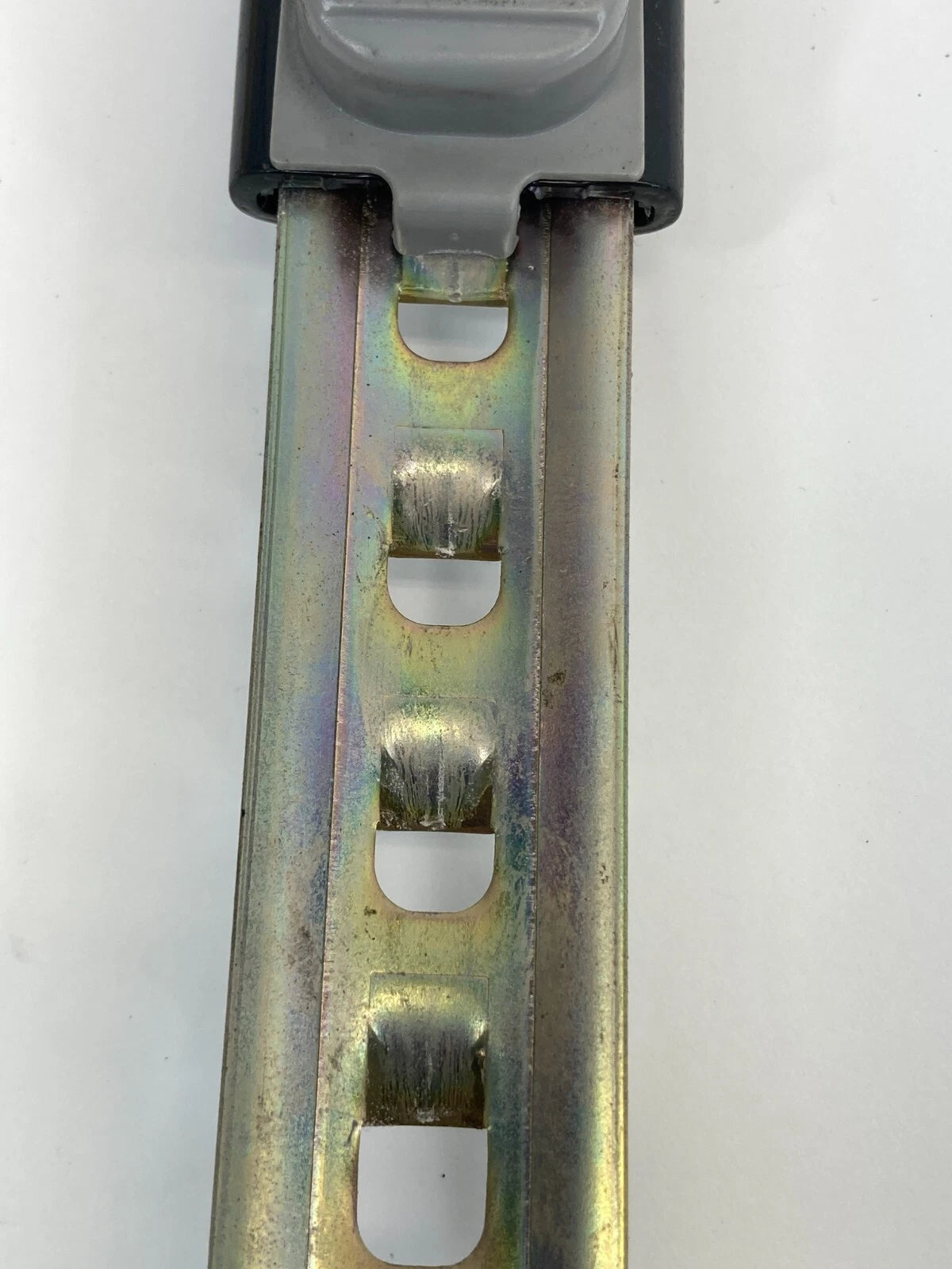 03 04 MITSUBISHI MONTERO SPORT FRONT RIGHT SEAT BELT HEIGHT ADJUSTER BRACKET OEM