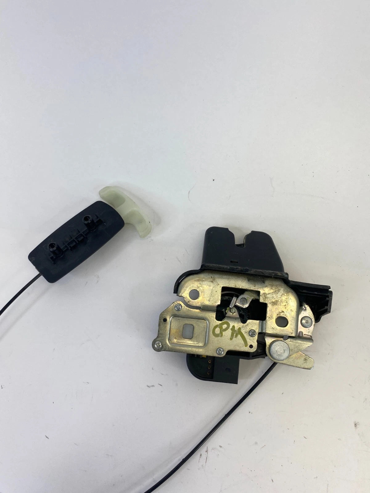 07 08 INFINITI G35 SEDAN RR TRUNK LID POWER LOCK LATCH RELEASE ACTUATOR ASSY OEM