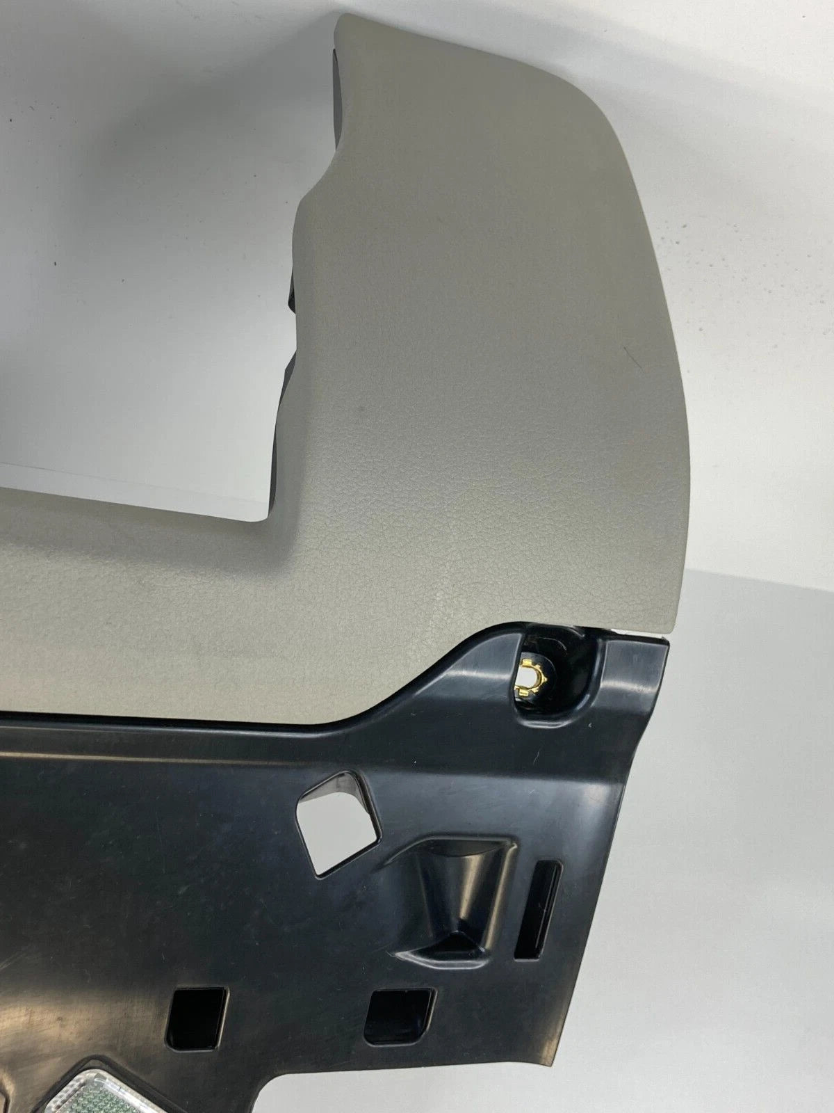 05-11 AUDI A6 QUATTRO UNDER DASH KNEE BLOSTER COLUMN KICK COVER TRIM 4F1-880-301