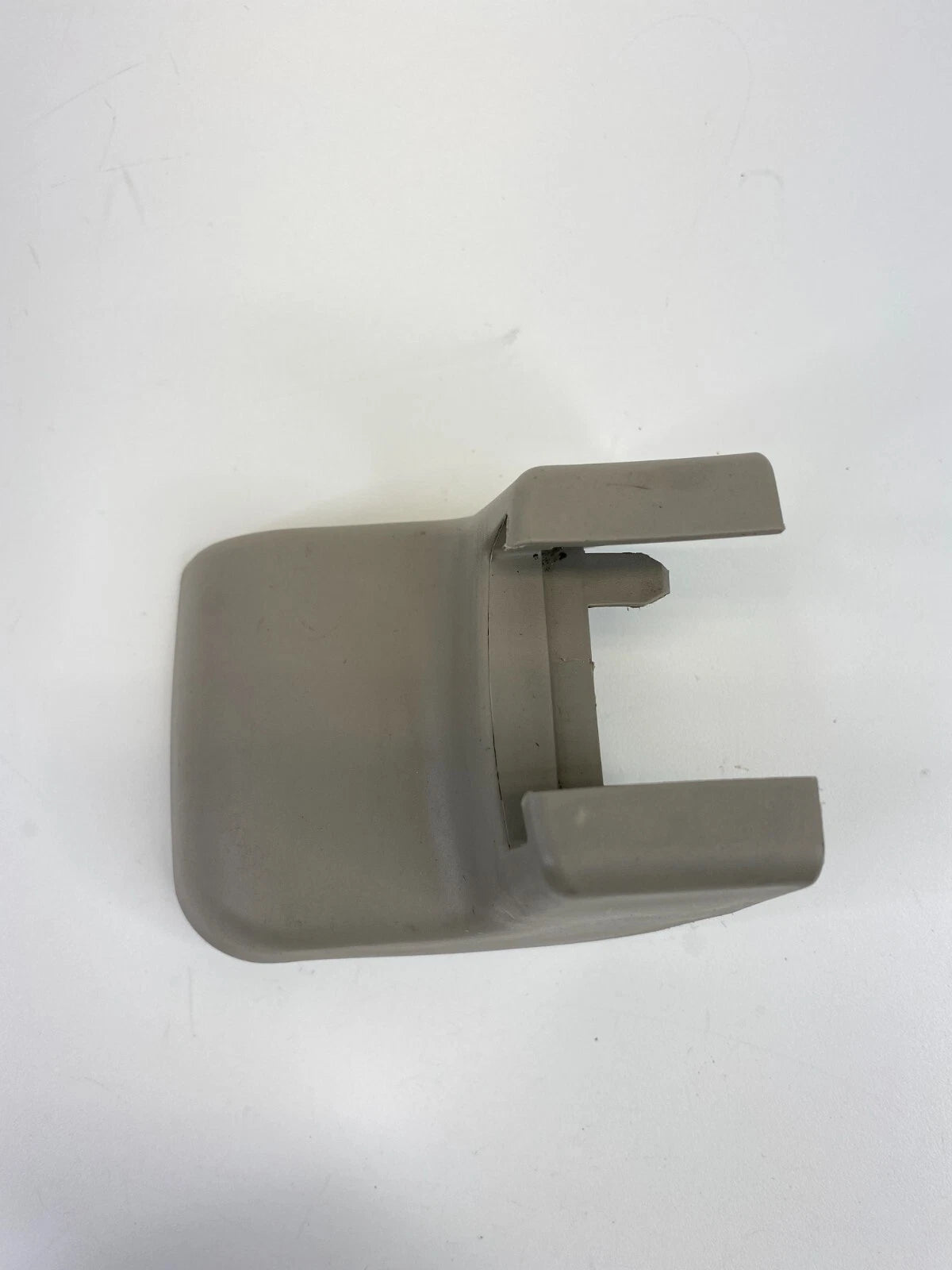 2002-2006 TOYOTA CAMRY LEFT SEAT OUTER TRACK END CAP COVER TRIM 72138-AA070