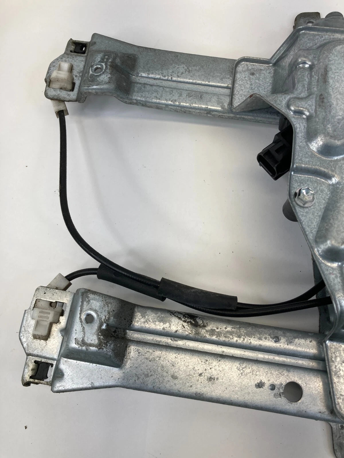 04-12 MITSUBISHI GALANT FR RIGHT SIDE DOOR POWER WINDOW MOTOR W/ REGULATOR OEM