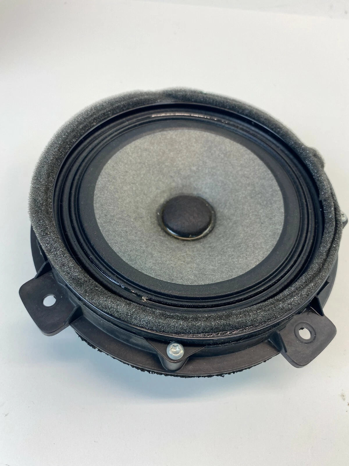 04-09 KIA AMANTI REAR RIGHT SIDE DOOR SOUND SYSTEM AUDIO SPEAKER 96330-3F700 OEM