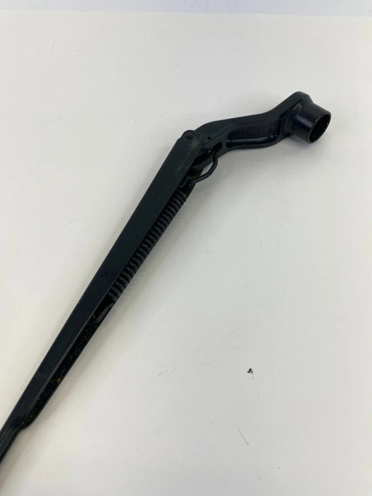 2007-2017 JEEP COMPASS FRONT RIGHT PASSENGER SIDE WINDSHIELD WIPER ARM OEM