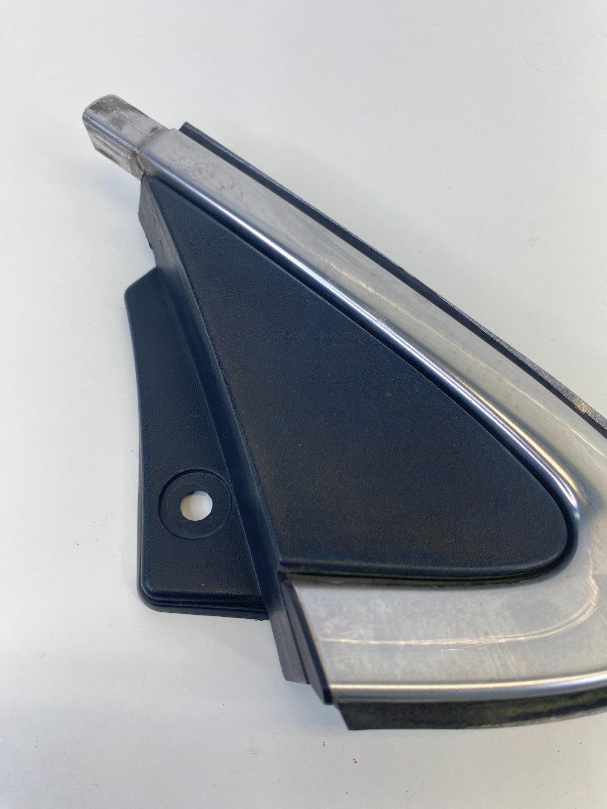 08-17 Buick Enclave Front Right Side Exterior Pillar Corner Cover Molding OEM