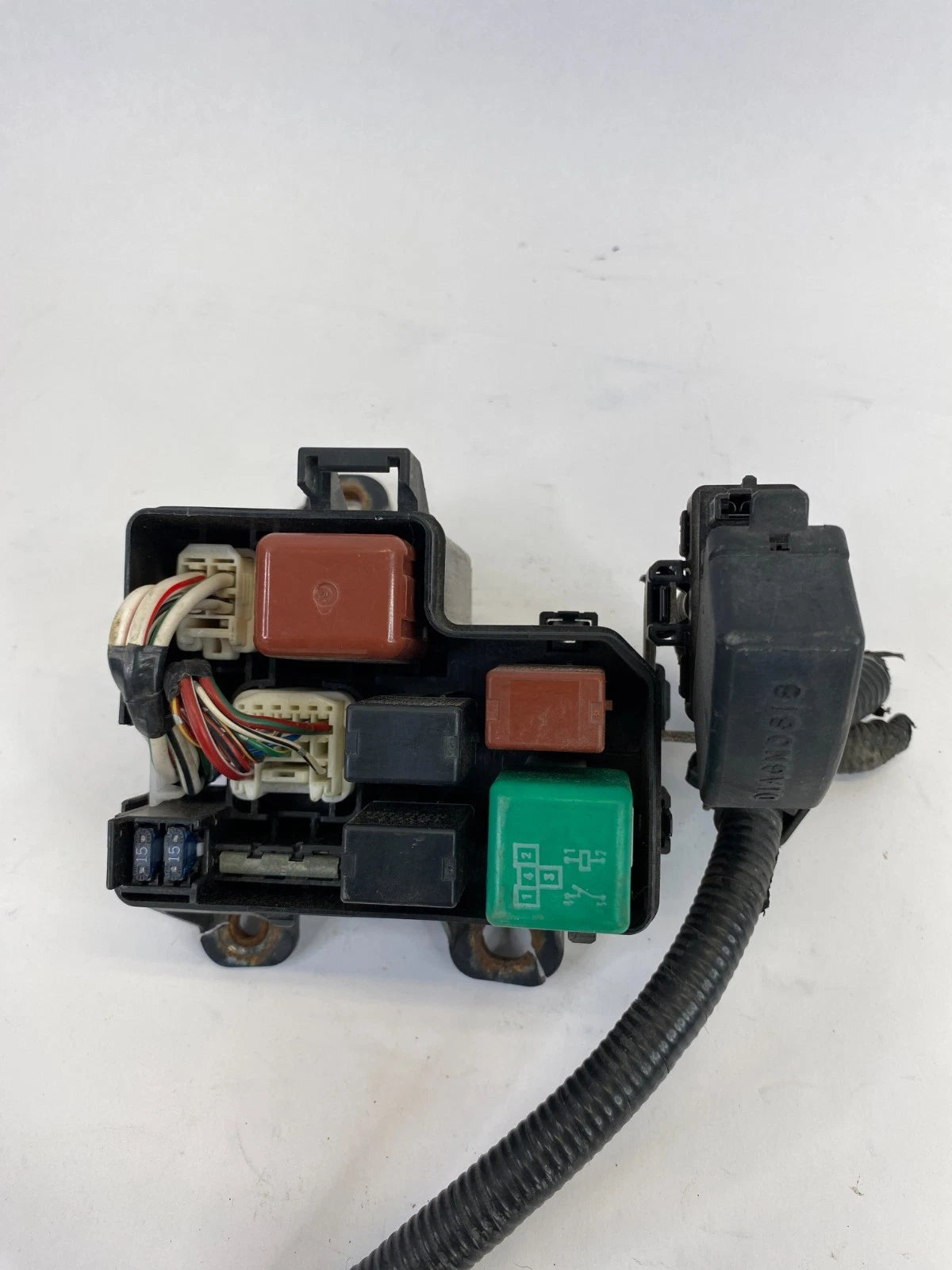 2001-2005 LEXUS GS300 3.0L A/T ENGINE FUSE BOX RELAY JUNCTION BLOCK OEM
