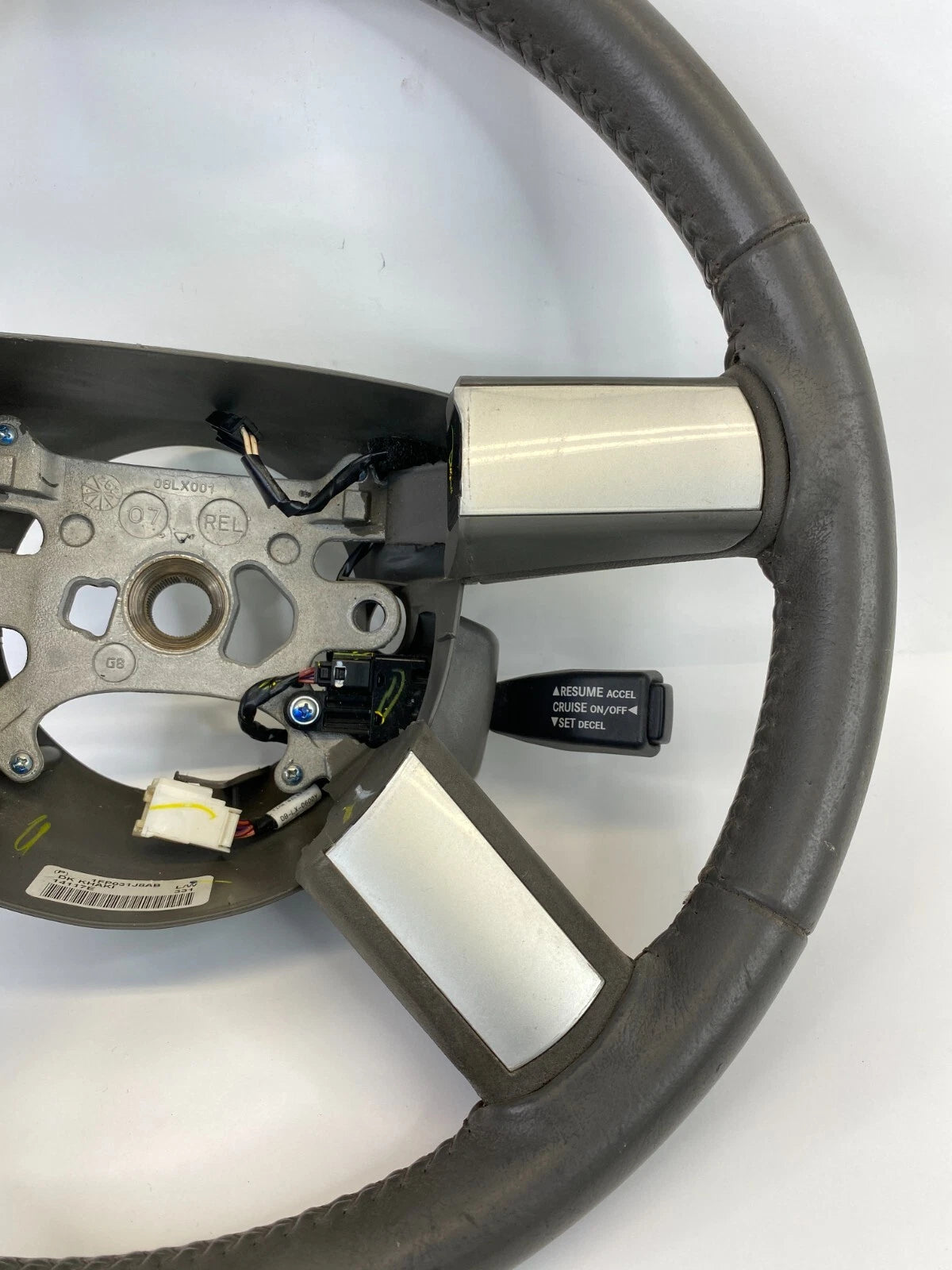 2005-2010 CHRYSLER 300 DODGE CHARGER STEERING WHEEL W/ CRUISE CONTROL 1FP031J8AB