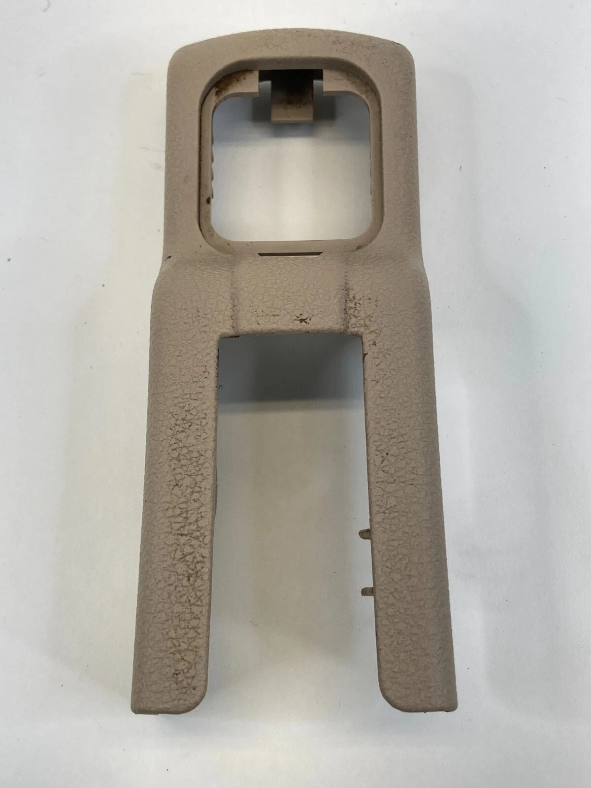 05 06 07 08 09 10 KIA SPORTAGE FRONT RIGHT SIDE SEAT TRACK COVER TRIM CAP OEM