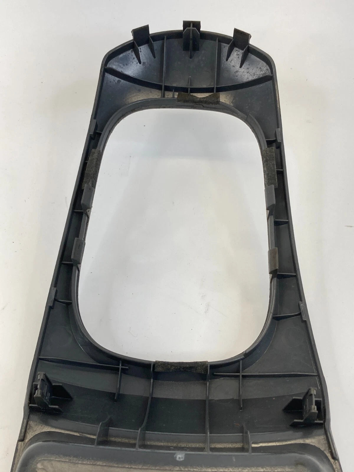 2009-2011 KIA RIO CENTER CONSOLE SHIFT SHIFTER PANEL TRIM BEZEL 84630-1G250 OEM
