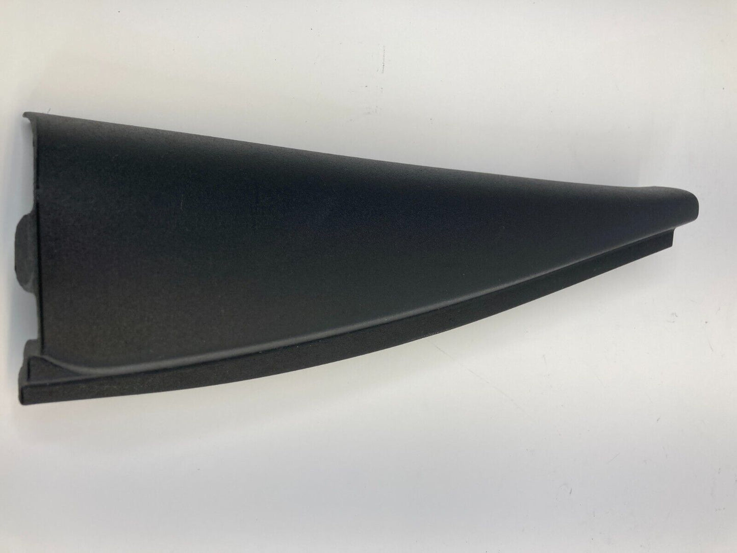 2009-2012 Chevrolet Traverse Rear Right Door INTERIOR Window Corner Trim Cover