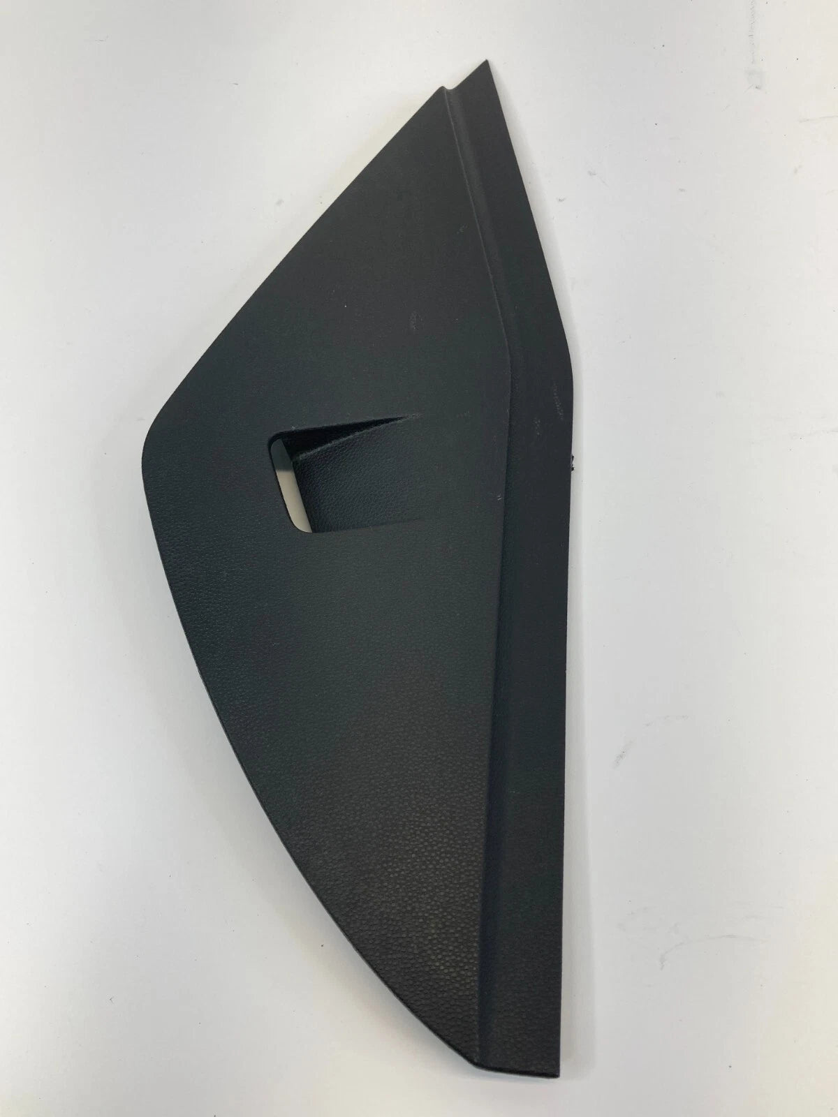 08-12 FORD ESCAPE 08-11 MARINER FRONT LEFT SIDE DASH END CAP COVER 8L847804481A