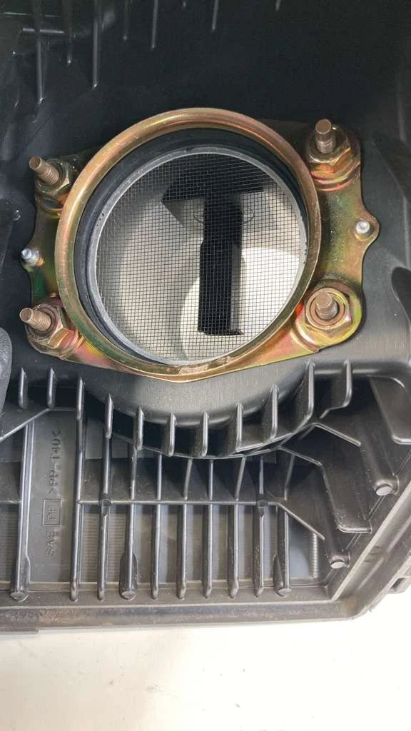 99-04 NISSAN XTERRA FRONTIER 3.3L UPPER AIR FILTER HOUSING BOX COVER MAF SENSOR