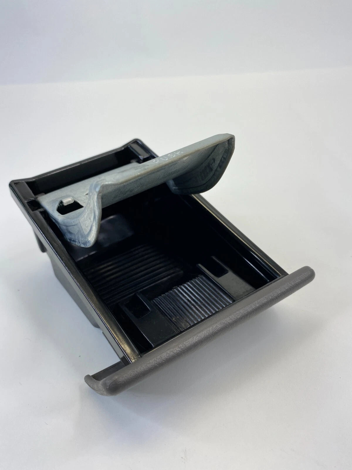 2001-2007 TOYOTA SEQUOIA CENTER CONSOLE LOWER ASHTRAY INSERT ASH TRAY OEM