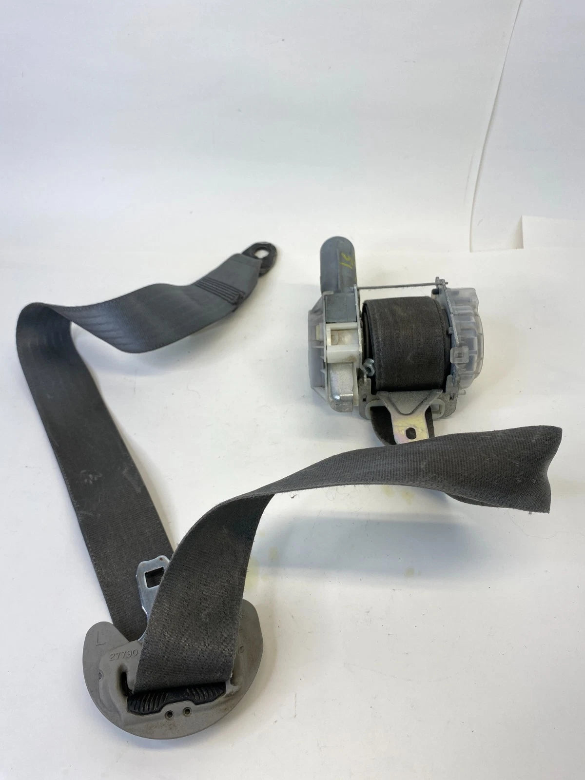 04 05 06 07 08 09 TOYOTA PRIUS FRONT LEFT DRIVER SIDE SEAT BELT RETRACTOR OEM