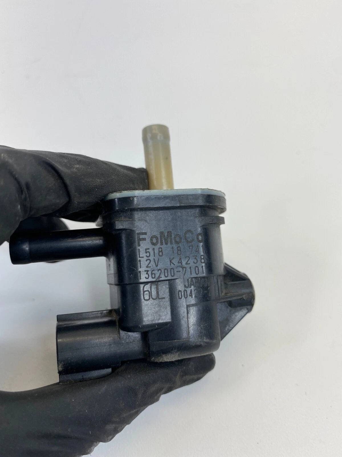 2010-2012 MAZDA CX-7 VACUUM CANISTER PURGE SOLENOID VALVE 136200-7101 OEM