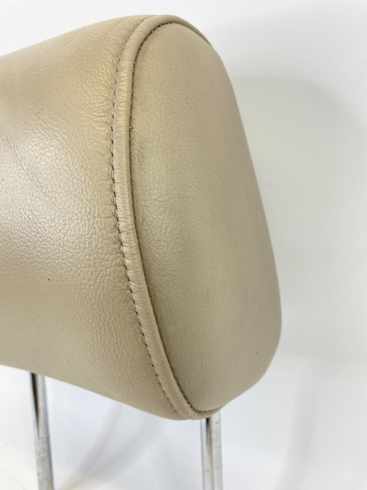 2007 2008 Toyota Solara Front Right Passenger Side Seat Headrest Head Rest OEM