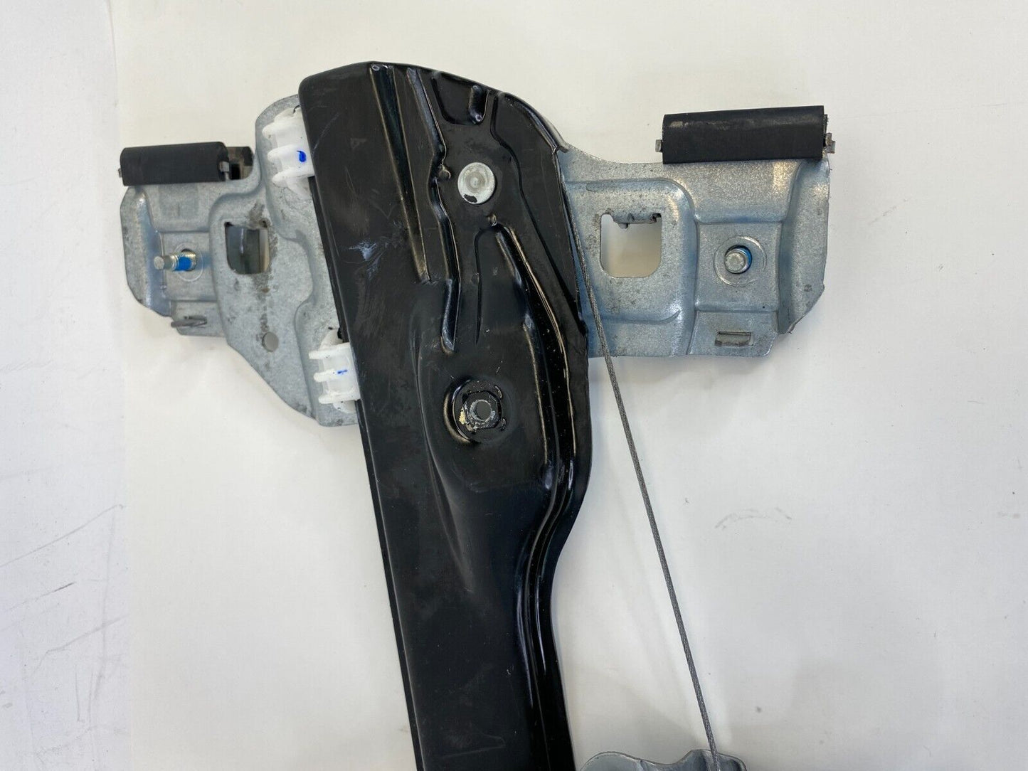 13-18 Chevrolet Sonic Front Left Door Power Window Regulator w/ Motor 98820-J302