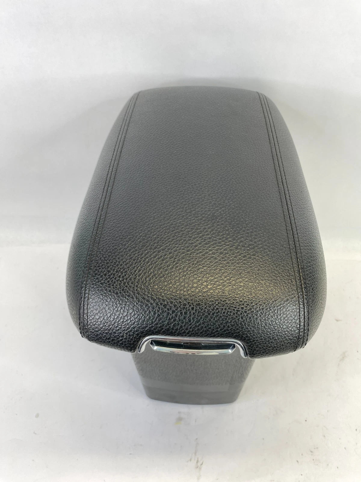 2014 2015 KIA SORENTO CENTER CONSOLE ARMREST BOX STORAGE ASSEMBLY 846911U005 OEM
