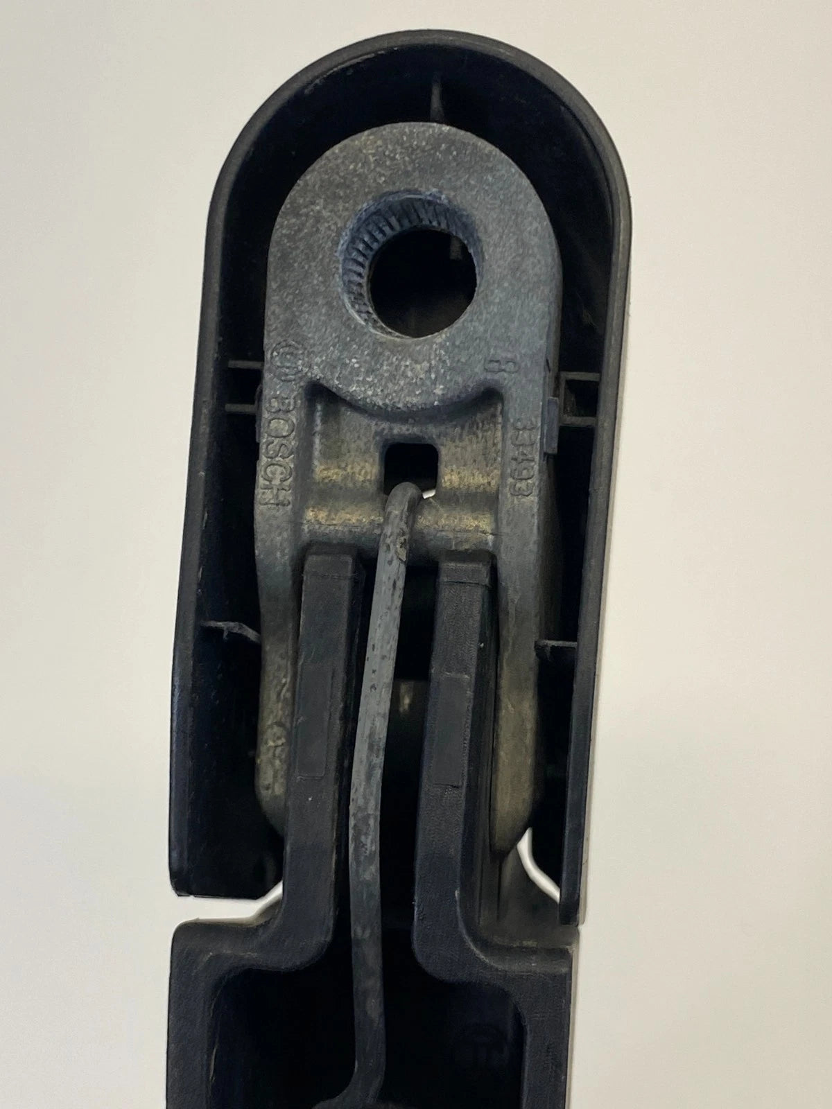 2011-2019 FORD FIESTA HATCHBACK REAR TAILGATE WIPER ARM HOLDER ASSEMBLY OEM