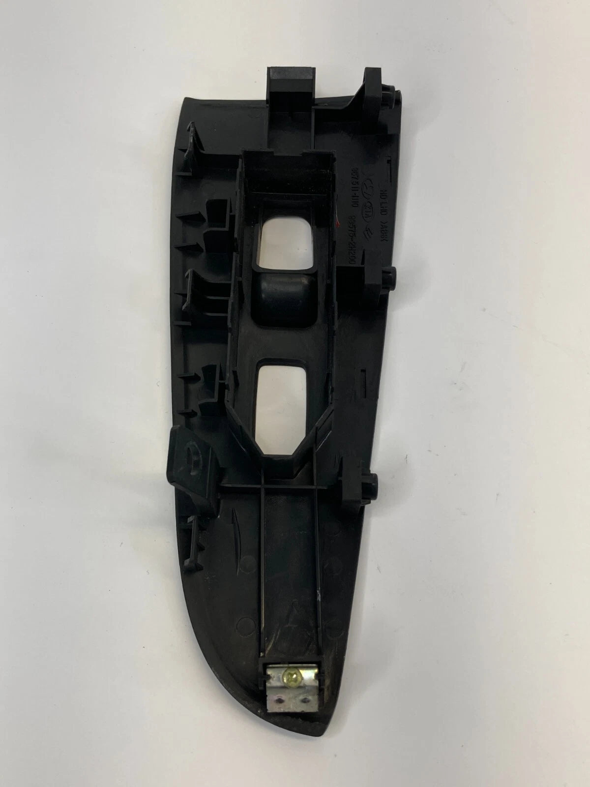 2007-2010 HYUNDAI ELANTRA FRONT RIGHT PASSENGER SIDE DOOR WINDOW SWITCH BEZEL