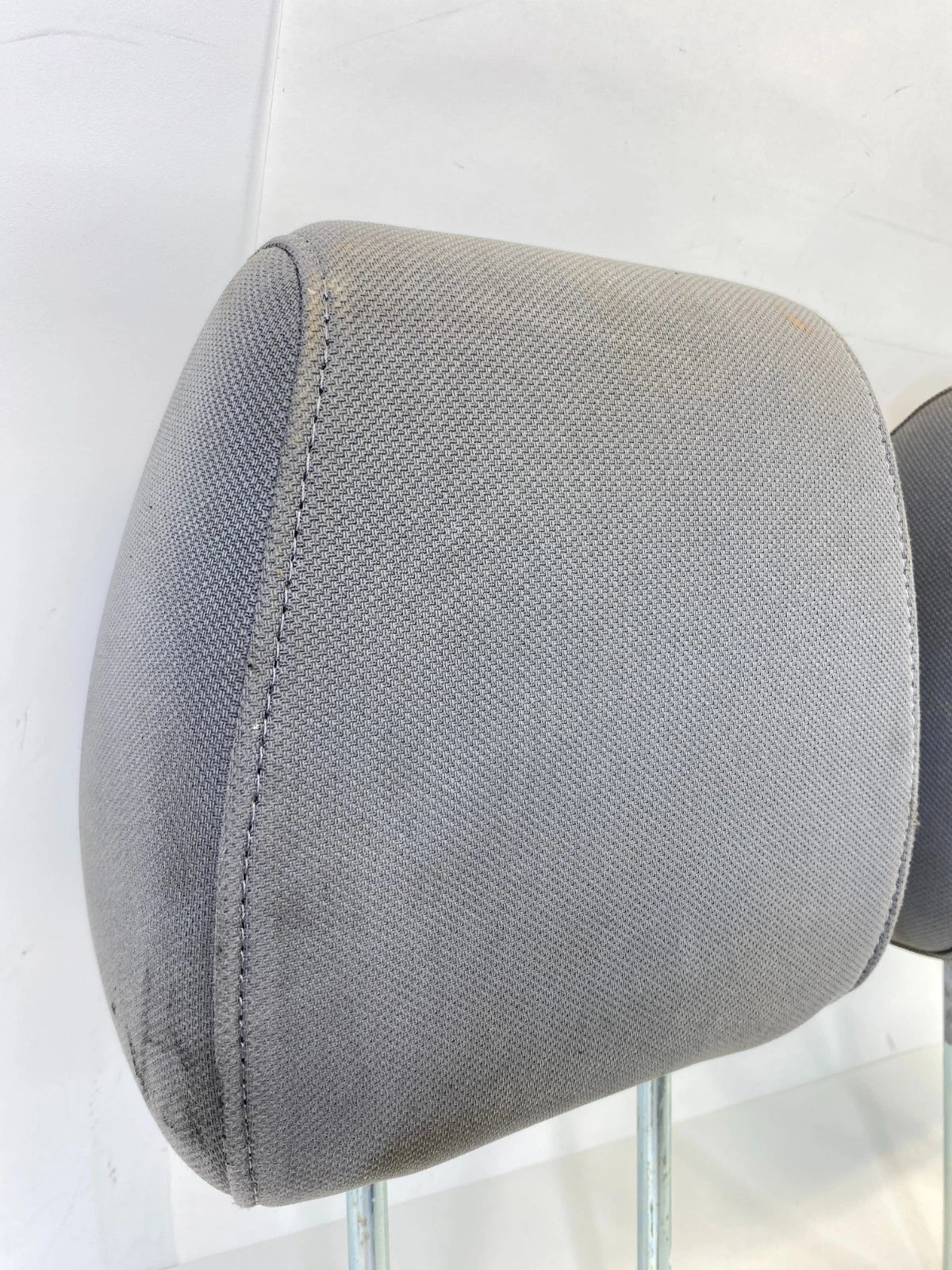 2004 2005 FORD F-150 FRONT LEFT & RIGHT SEAT HEADREST HEAD REST SET CLOTH OEM