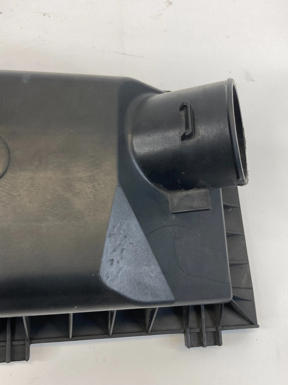 2007-2009 DODGE CALIBER 2.0L AIR INTAKE FILTER BOX UPPER COVER 04891700AC OEM