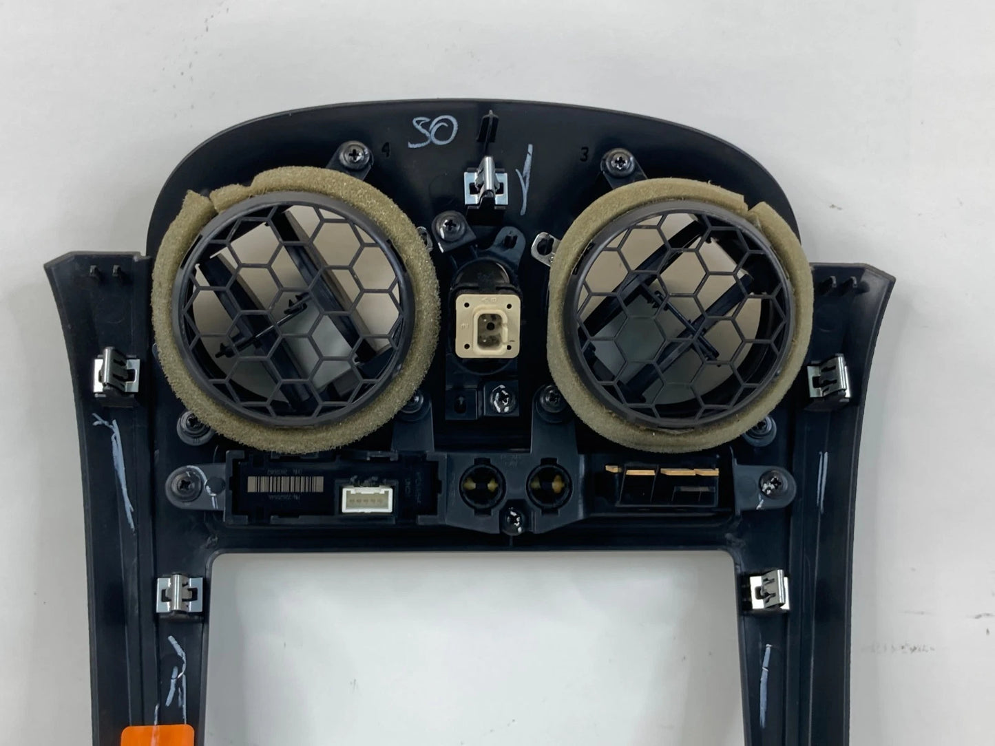 2008-2011 CHEVROLET HHR BEZEL DASH PANEL CENTER CONSOLE RADIO CLIMATE CONTROL