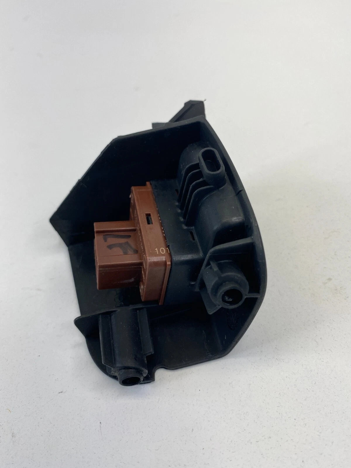 05-11 AUDI A6 QUATTRO OPENER TRUNK RELASE & FUEL DOOR CONTROL SWITCH 4F1959527