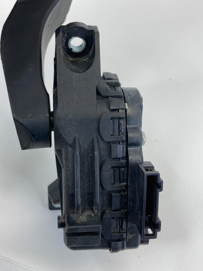 2002 Audi A6 Quattro 3.0L Accelerator Gas Pedal Travel Sensor 8D1-723-523-L OEM