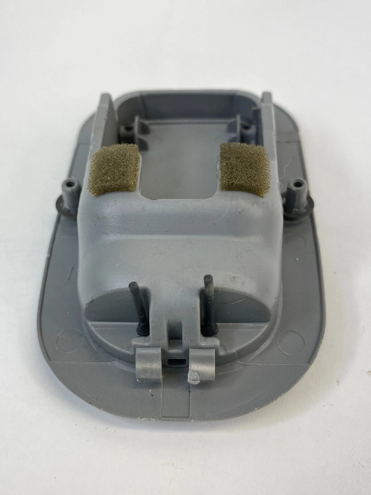 2007 2008 2009 2010 HYUNDAI ELANTRA SEDAN REAR SEAT CHILD ANCHOR TRIM COVER CAP