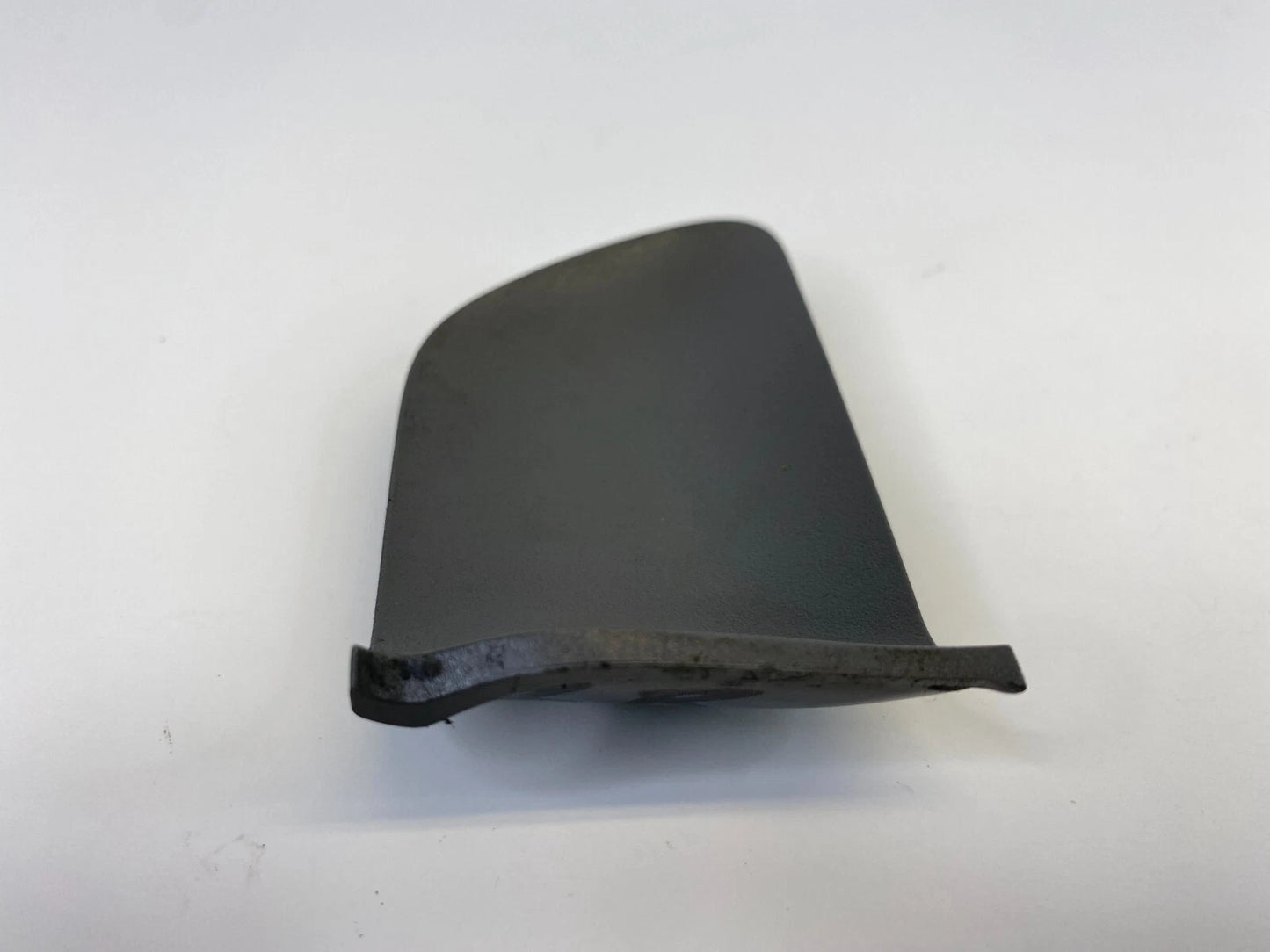 02-06 TOYOTA CAMRY REAR RIGHT INTERIOR DOOR PLUG SCREW COVER TRIM 69283-AA020