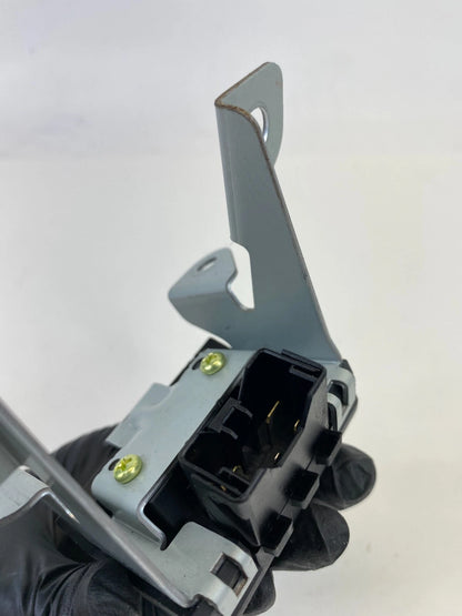 2006-2009 HYUNDAI TUCSON REAR TAILGATE HATCH GLASS CONTACT CONNECTOR 91950-2E000
