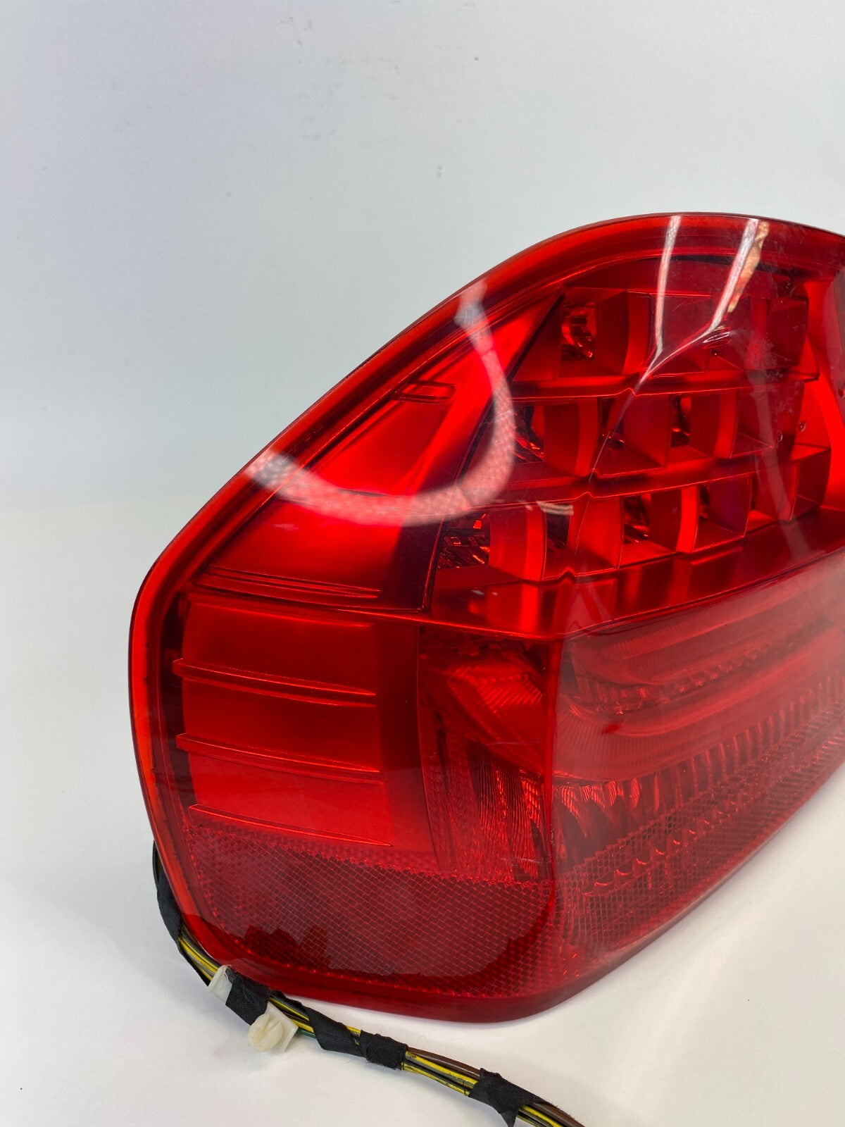 2009 2010 2011 BMW 328i 328i xDrive Left Driver Outer Tail Light Taillight OEM