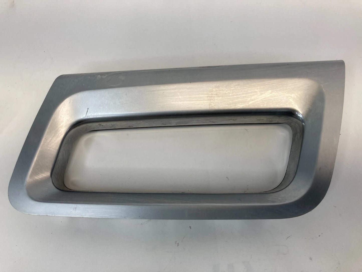 2008 2009 2010 SATURN VUE REAR RIGHT SIDE INTERIOR DOOR PULL HANDLE TRIM BEZEL