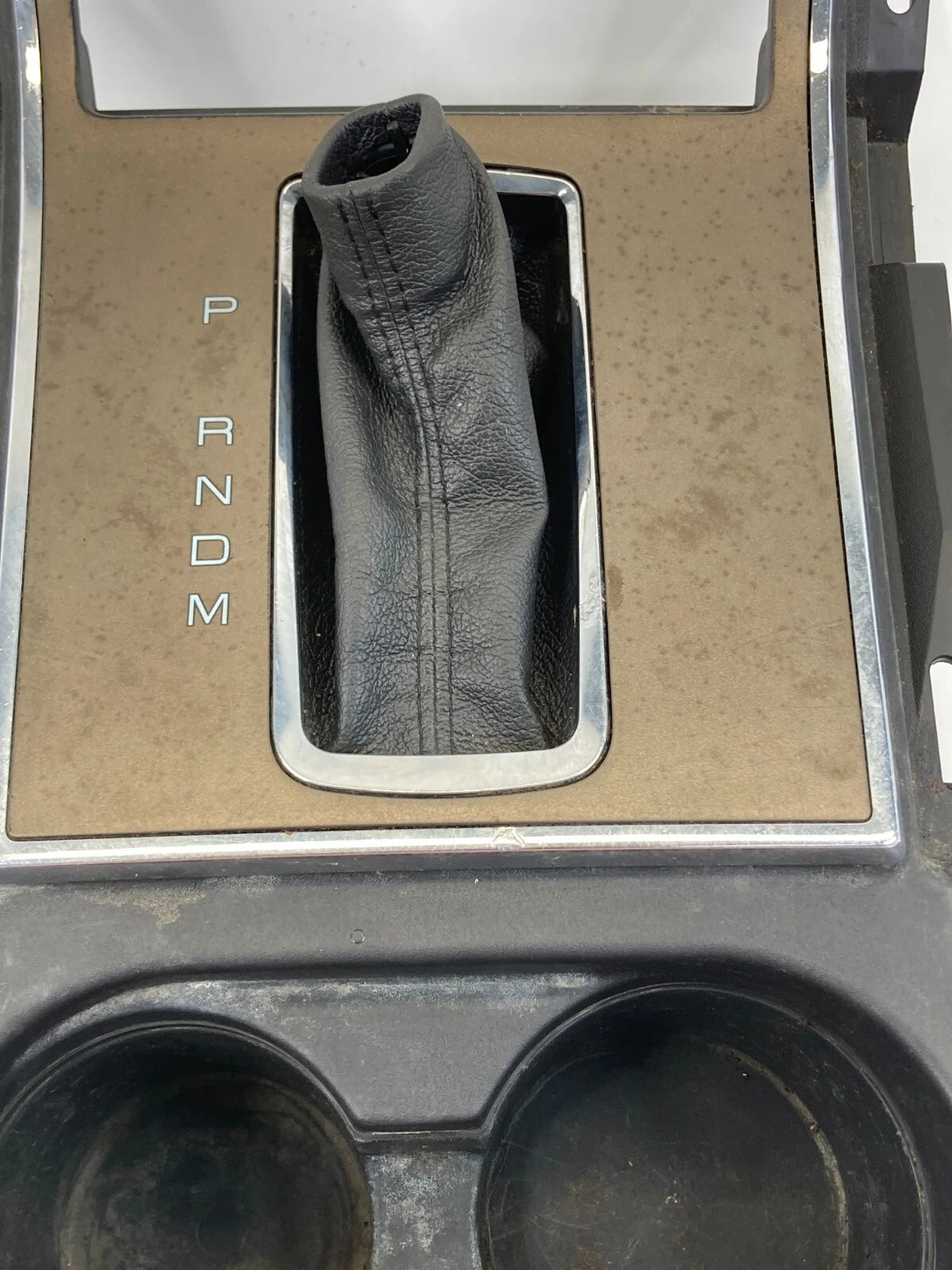 11 12 LINCOLN MKX CENTER CONSOLE SHIFTER BEZEL TRIM W/ CUP HOLDER BA1378045A76B