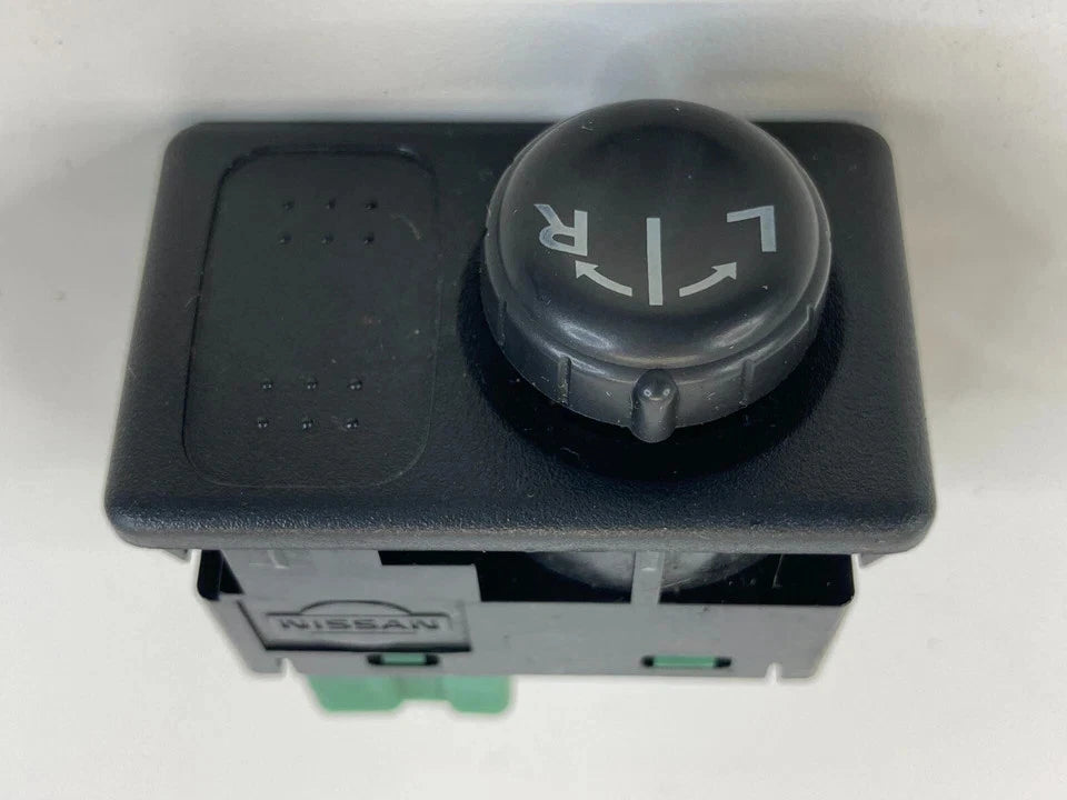 2001-2004 NISSAN PATHFINDER DASH MIRROR ADJUSTMENT CONTROL SWITCH OEM