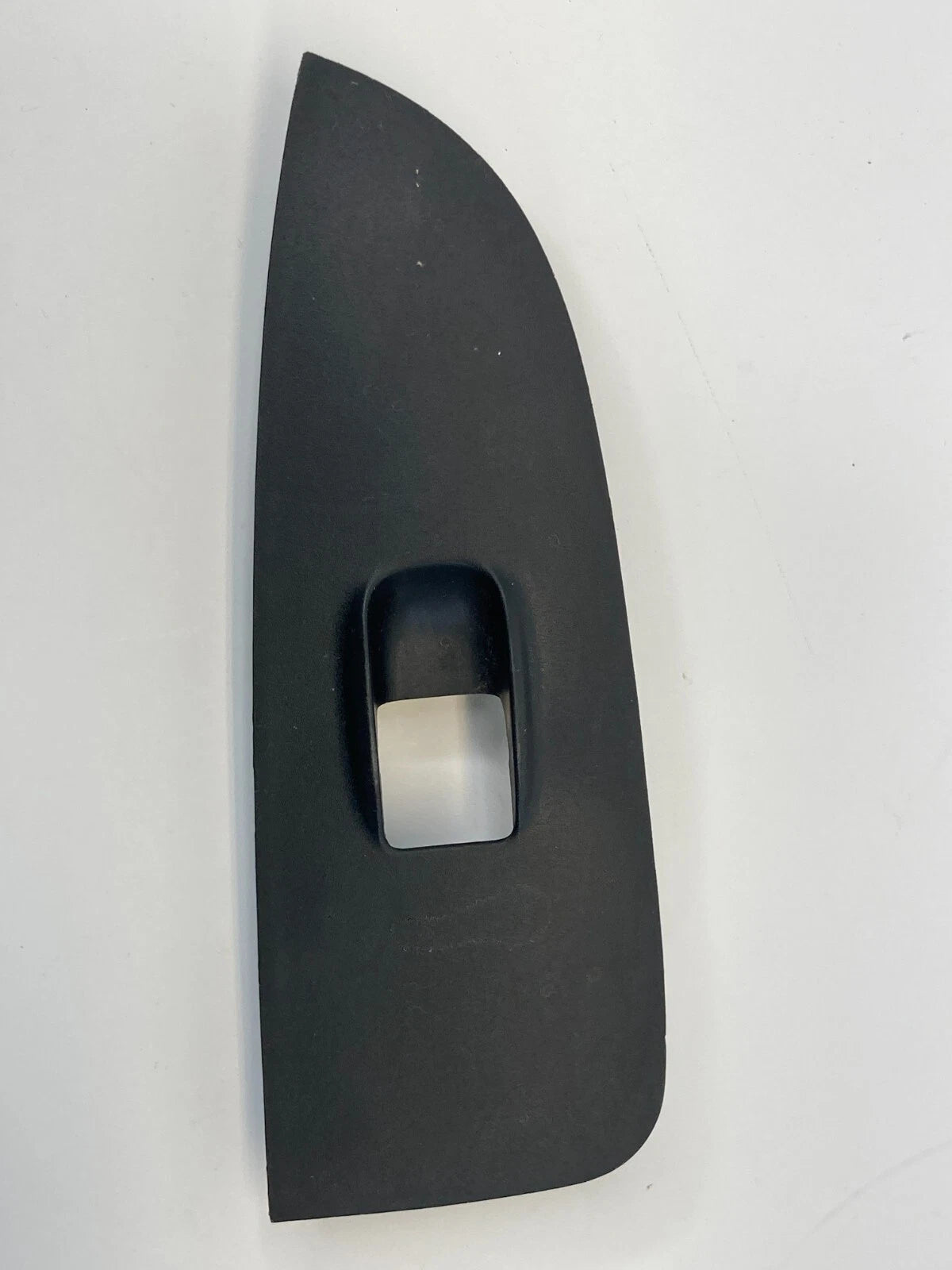 2002-2006 HONDA CR-V CRV REAR LEFT WINDOW SWITCH BEZEL TRIM COVER 83710-S9A-A0