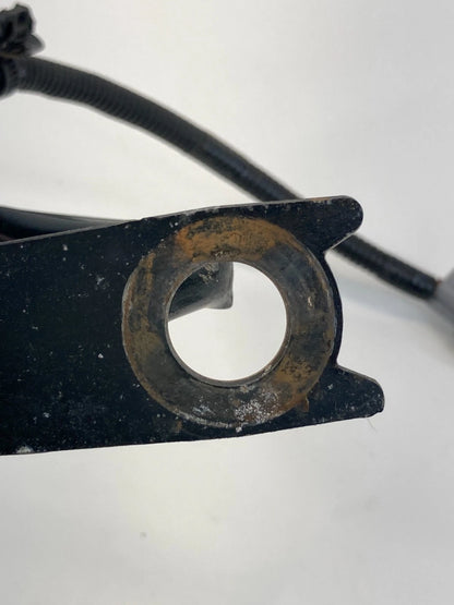 2008-2010 TOYOTA HIGHLANDER FRONT RIGHT SEAT BELT BUCKLE RECEIVER ASSEMBLY OEM