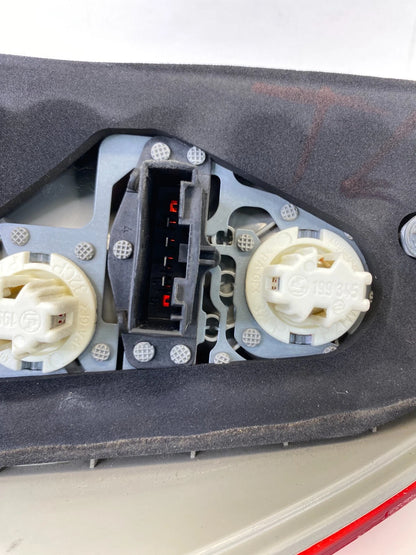 2004 2005 2006 BMW X5 LEFT OUTER SIDE TAIL LIGHT TAILLIGHT LAMP 63217164469 OEM