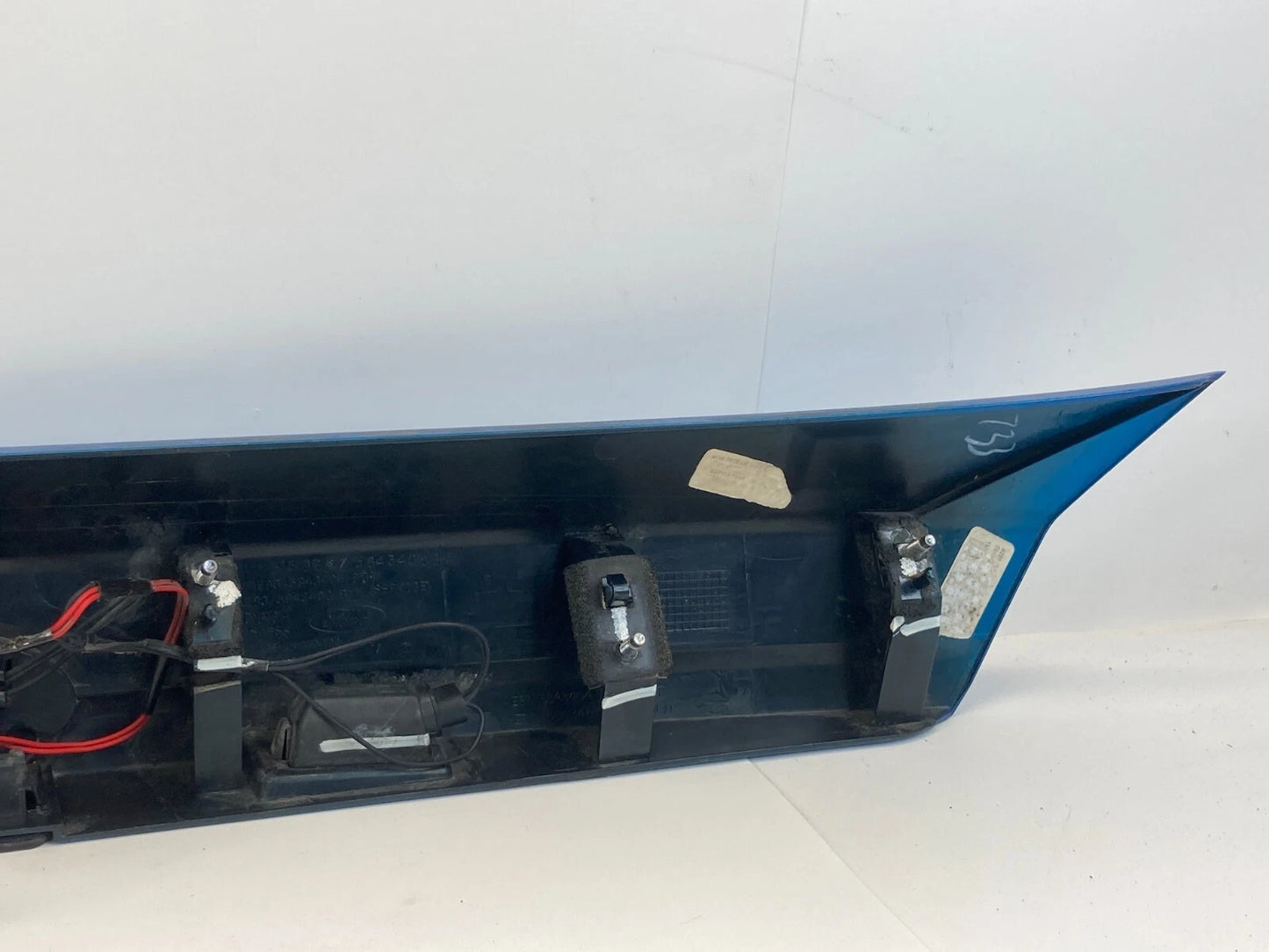 2011-2013 FORD FIESTA HATCHBACK REAR TRUNK MOLDING HANDLE W/ EMBLEM AE83-5843404