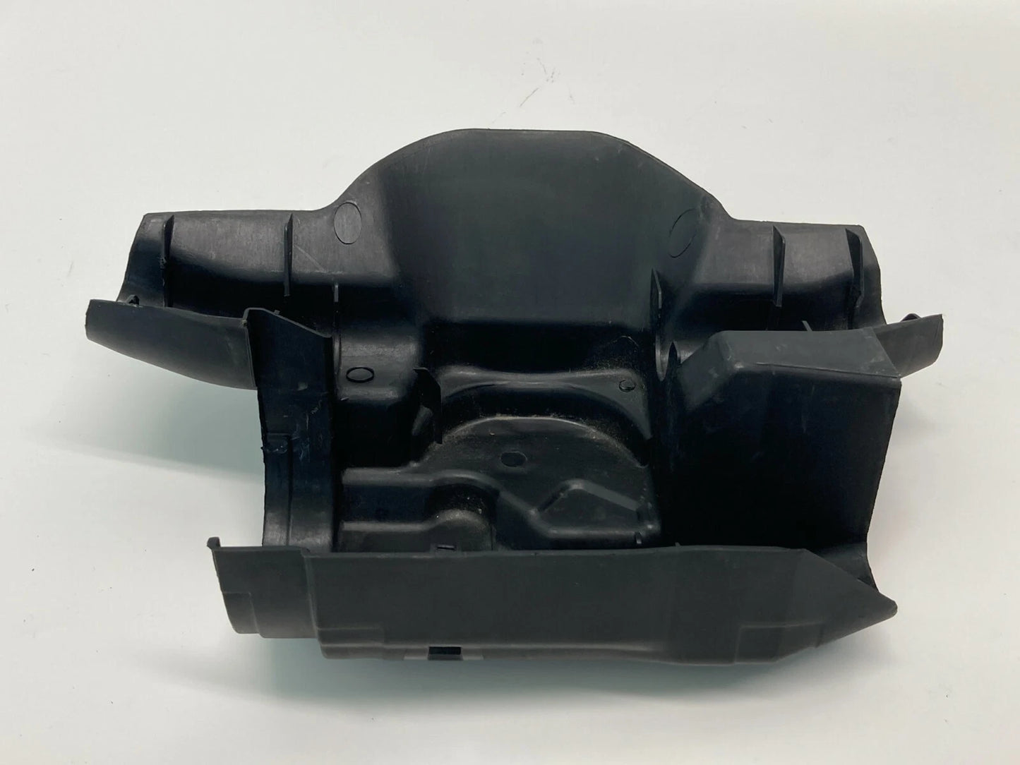 2008 2009 SATURN ASTRA FRONT WINDSHIELD WIPER MOTOR COVER TRIM BEZEL 1390591259