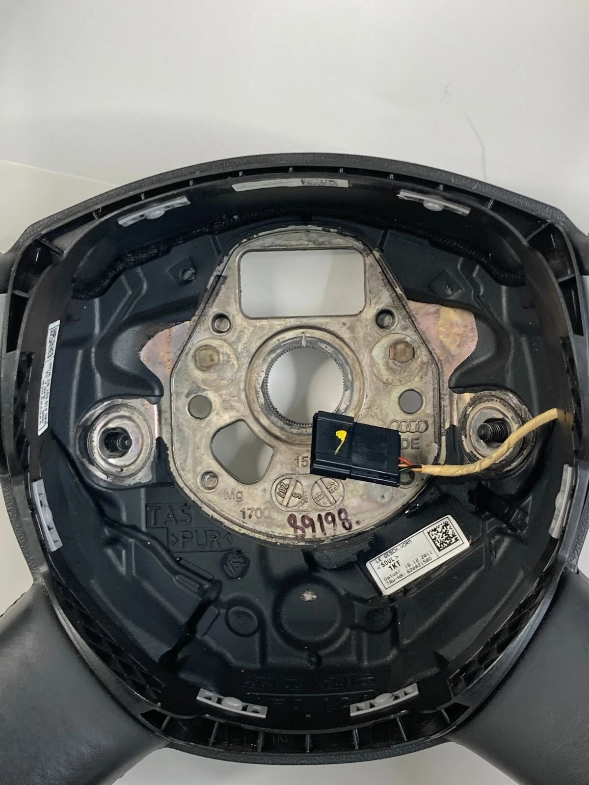 2009-2012 AUDI A4 QUATTRO STEERING WHEEL DRIVER SIDE W/ SWITCHES 62002150D OEM