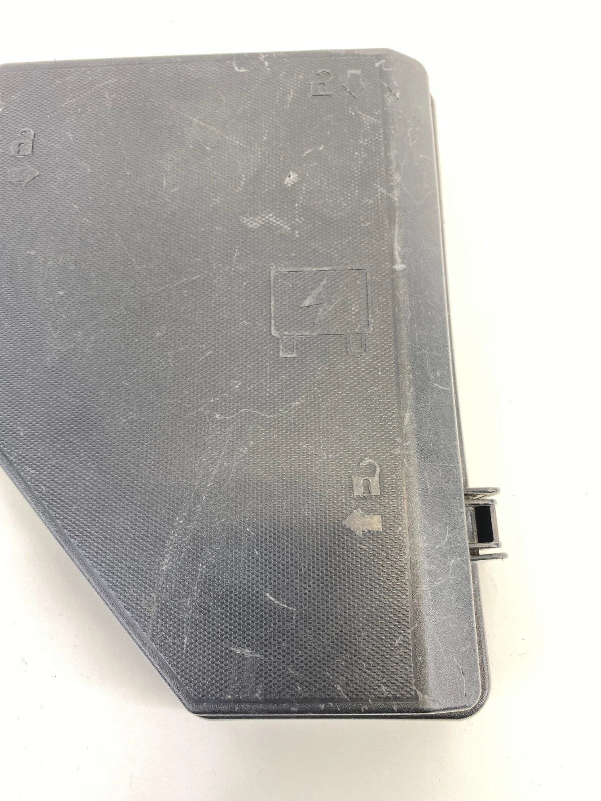 2007-2009 GMC ACADIA 3.6L V6 ENGINE COMPARTMENT UPPER FUSE BOX RELAY LID COVER