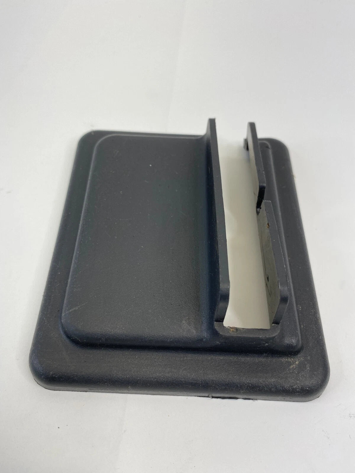 1999-2004 FORD MUSTANG FRONT RIGHT SEAT TRACK BOLT COVER TRIM XR33-63618C82-AB